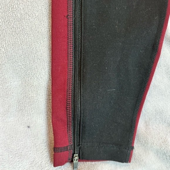 Zella Leggings with Zipper Slit at Ankles - Picture 8 of 9